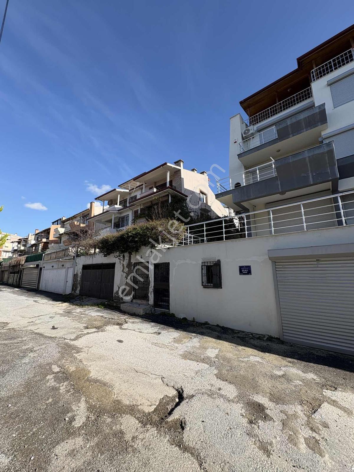 Merkezde Mavi Yaka Sitesinin En Büyüğü 5+2 Satılık Villa - Görsel 11