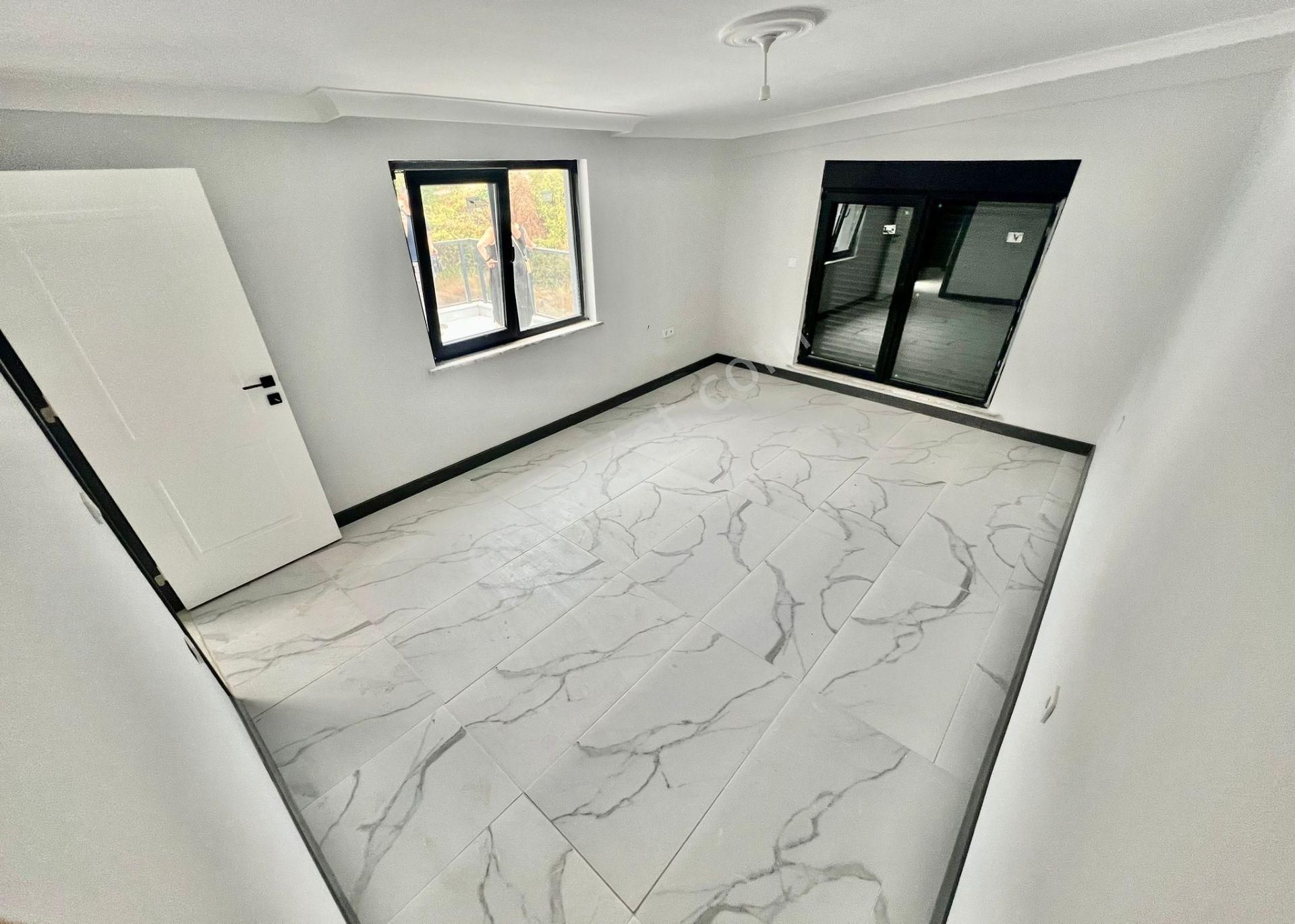 🌜akçay Ay Emlak'tan🌛altınoluk'ta Deniz Ve Dağ Manzaralı Geniş Teraslı Satılık 3+1 Dublex Daire - Görsel 17