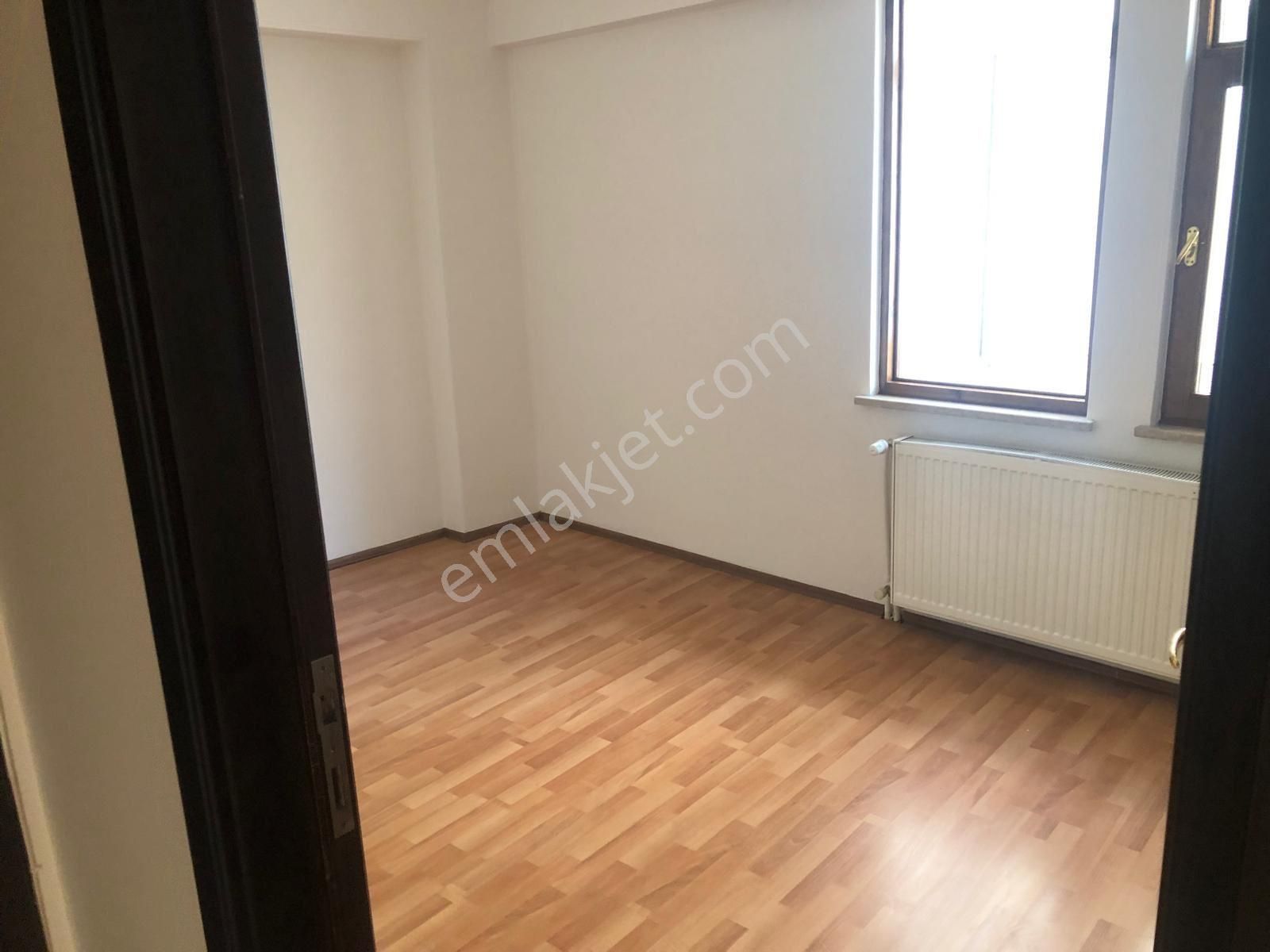 Furkan Emlaktan Bahçelievler Mah 3+1 1.kat 130 M2 Çift Balkonlu Dış Cepheli Arakat Fırsat Daire - Görsel 13