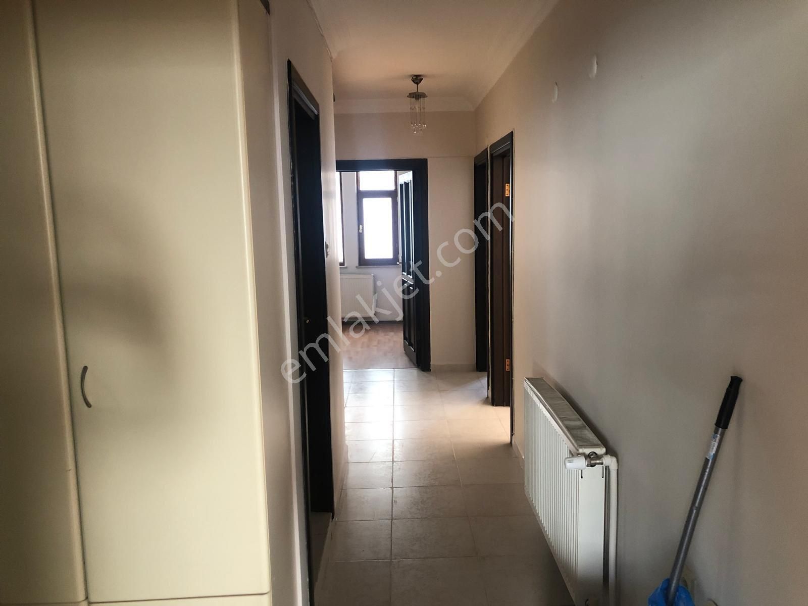 Furkan Emlaktan Bahçelievler Mah 3+1 1.kat 130 M2 Çift Balkonlu Dış Cepheli Arakat Fırsat Daire - Görsel 6