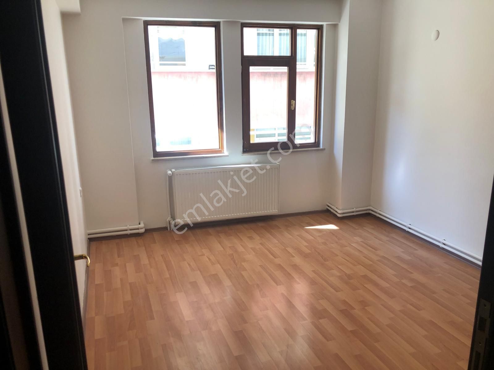 Furkan Emlaktan Bahçelievler Mah 3+1 1.kat 130 M2 Çift Balkonlu Dış Cepheli Arakat Fırsat Daire - Görsel 3