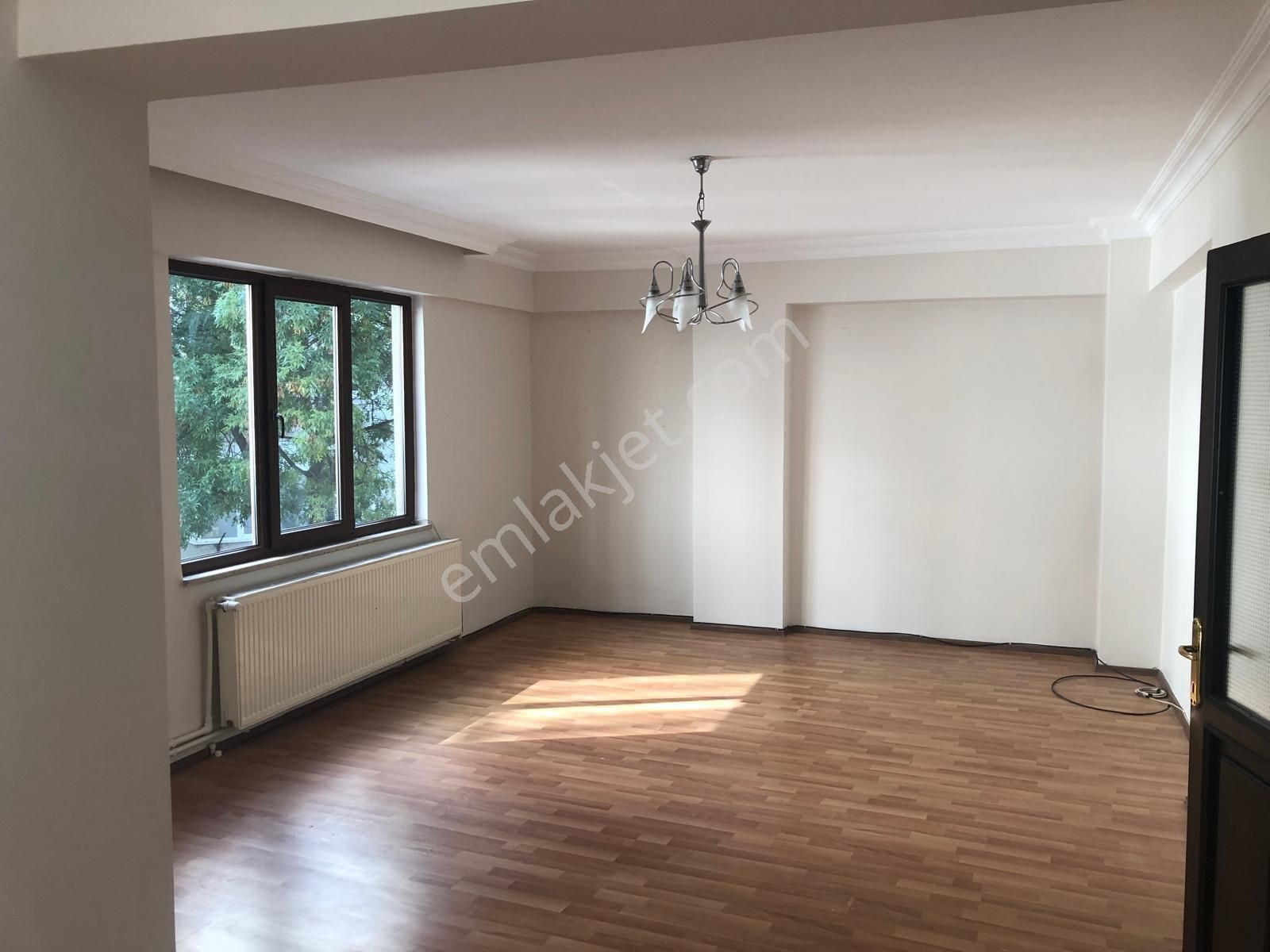 Furkan Emlaktan Bahçelievler Mah 3+1 1.kat 130 M2 Çift Balkonlu Dış Cepheli Arakat Fırsat Daire - Görsel 2