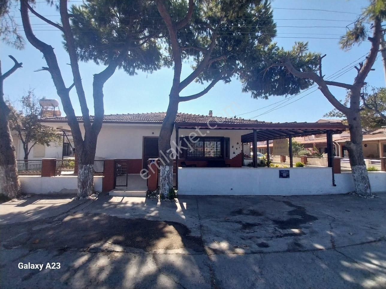 Kuşadası'nda Denize 3. Ev, Verandadan Deniz Manzaralı - Görsel 3