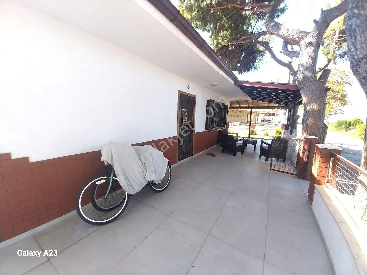 Kuşadası'nda Denize 3. Ev, Verandadan Deniz Manzaralı - Görsel 13