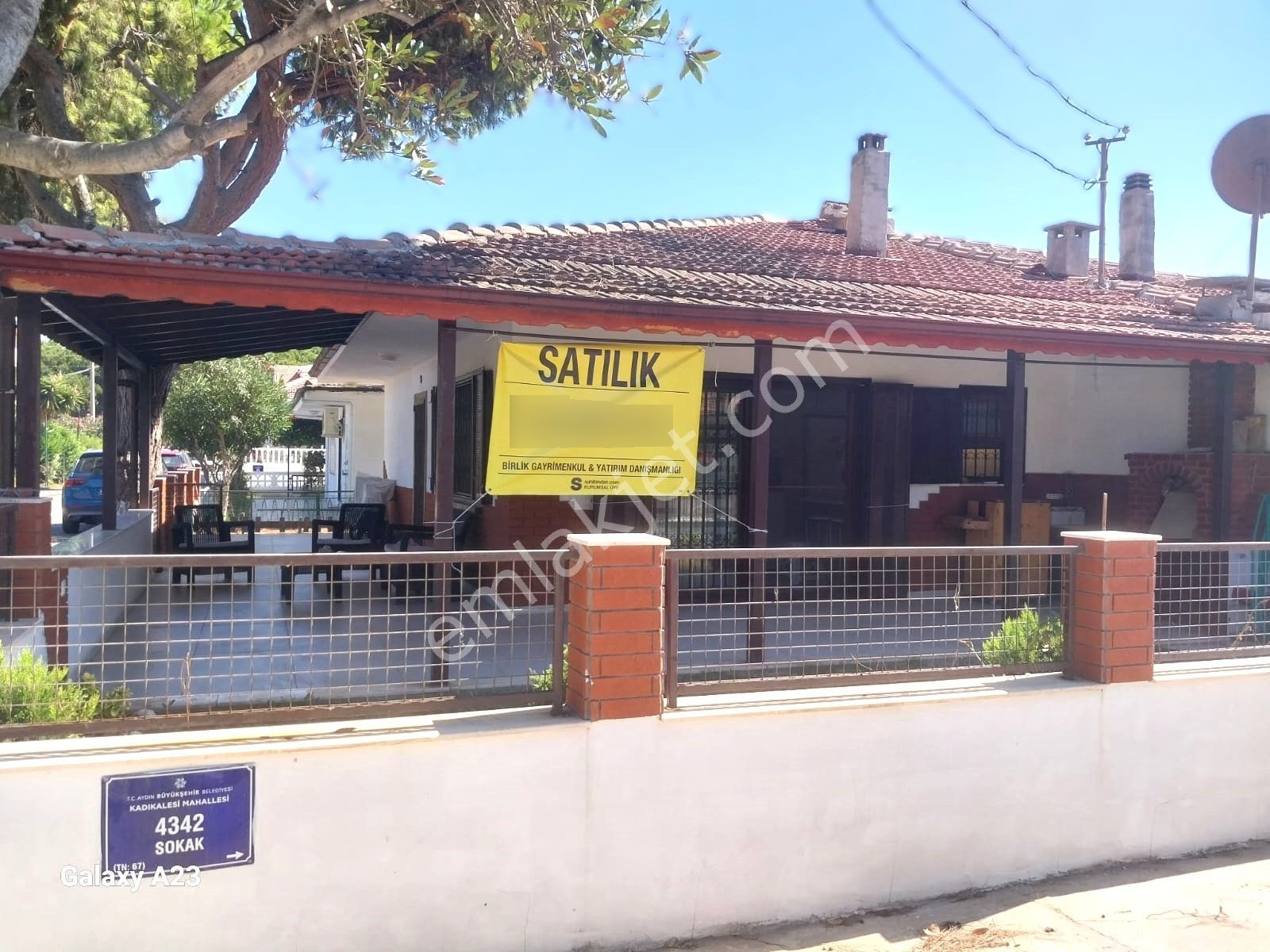 Kuşadası'nda Denize 3. Ev, Verandadan Deniz Manzaralı