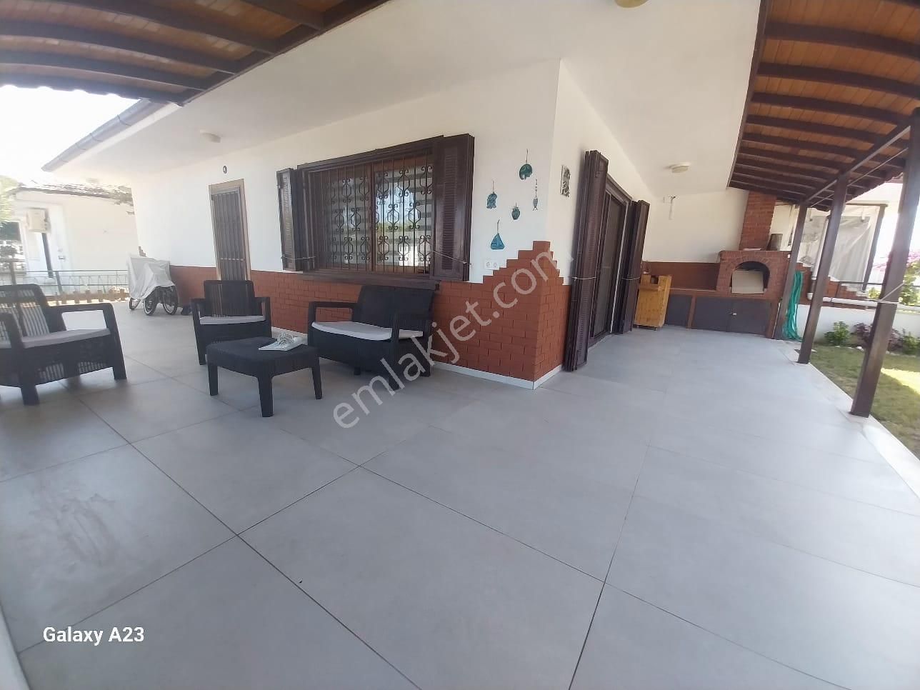 Kuşadası'nda Denize 3. Ev, Verandadan Deniz Manzaralı - Görsel 6