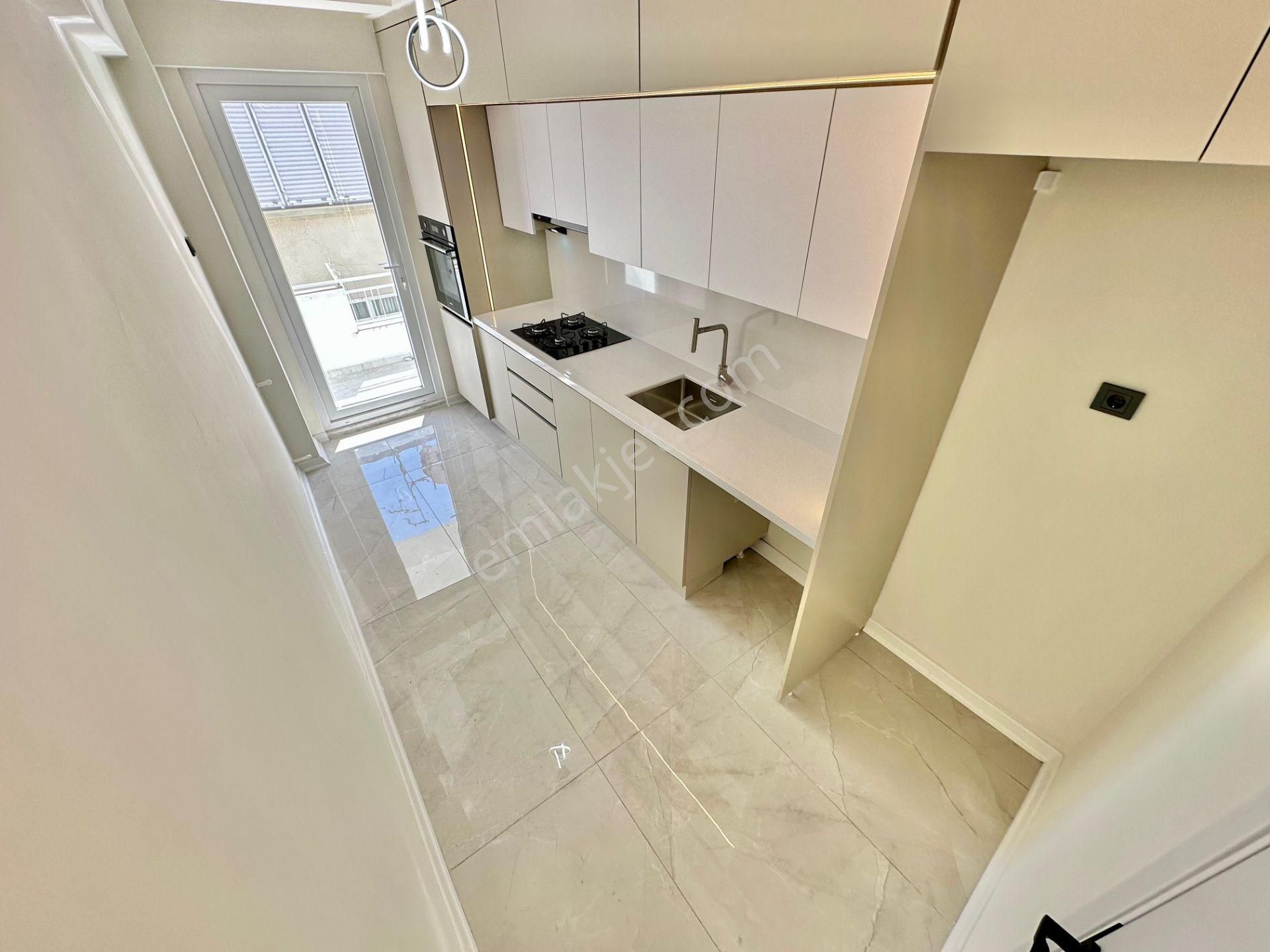 ꧁ay Emlak'tan꧂askeri Kampa Yakın Denize 200 M Arakat Ön Cephe Satılık 2+1 Daire - Görsel 3