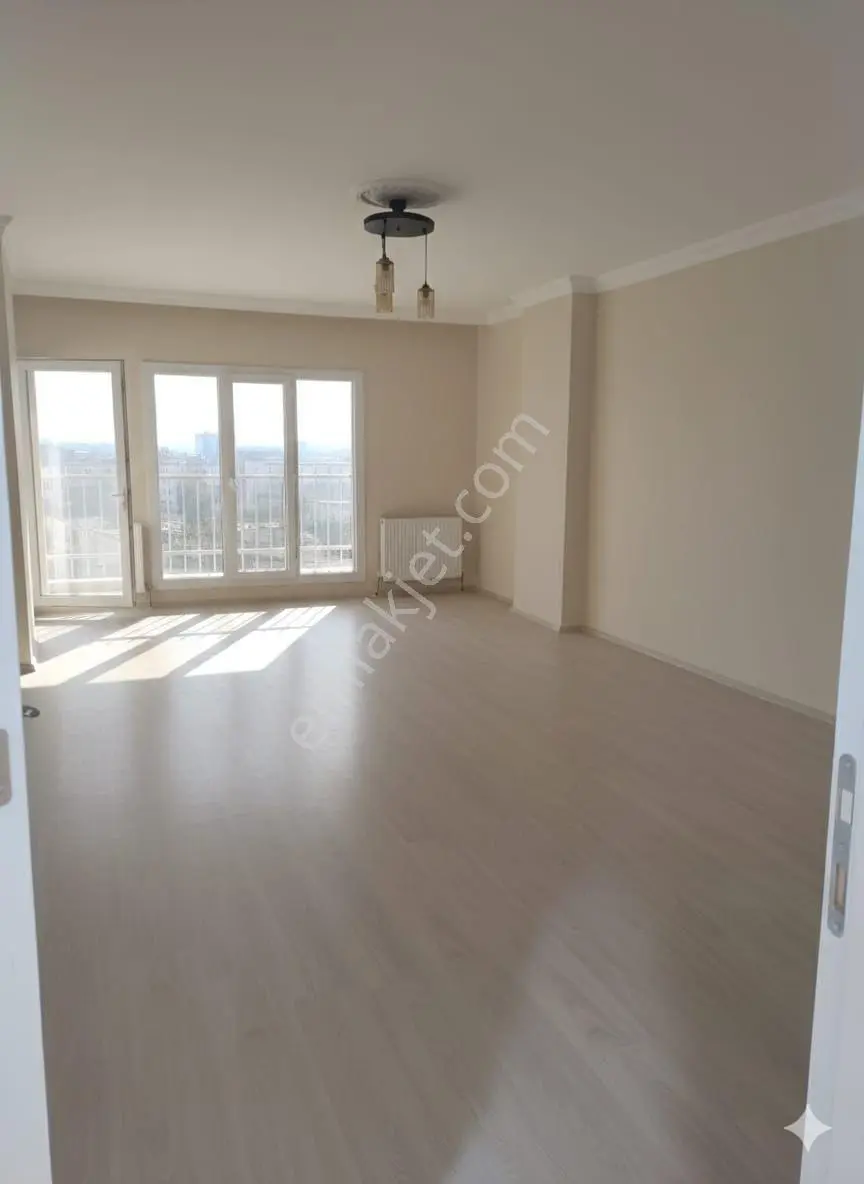 Fiyat Güncellendi İhtiyaçtan Satılık 4+1 ( 170m² Okullara Ve Hastaneye Yürüme Mesafesinde