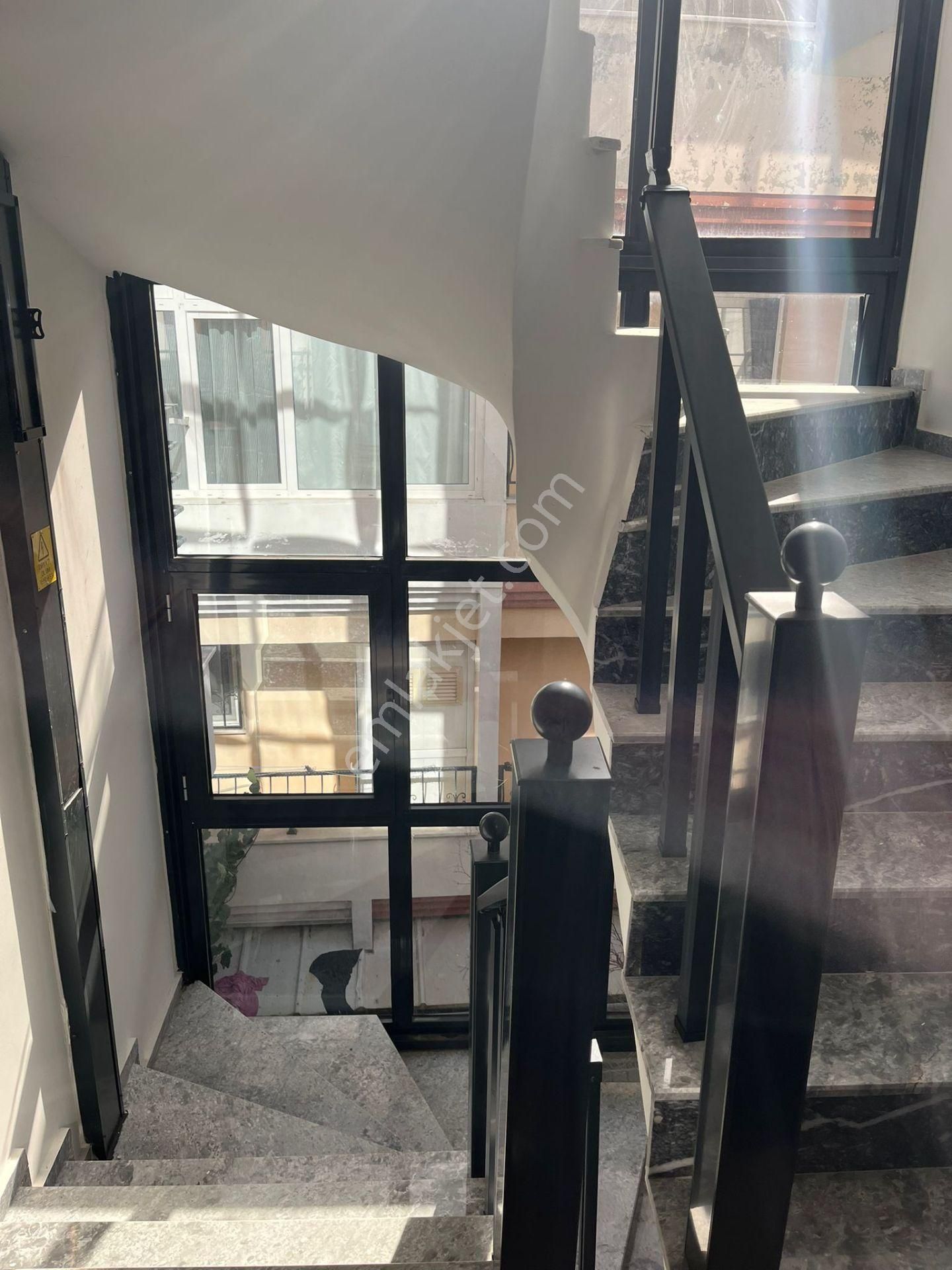 Didim Yeni Mah. Merkezi Konumda 1+1 Açık Mutfaklı Dairemiz Satılıktır Binamız Asansörlüdür - Görsel 12