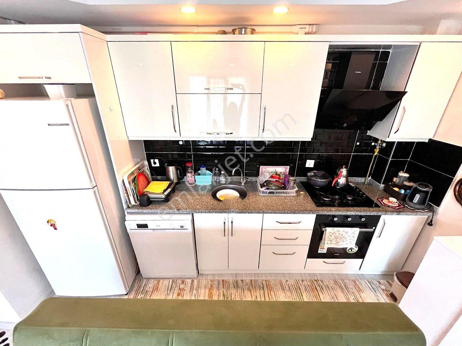 ꧁ay Emlaktan꧂akçay'da Müstakil Tadında Ön Cephe Denize Yakın Kombili Satılık 1+1 Geniş Daire - Görsel 4