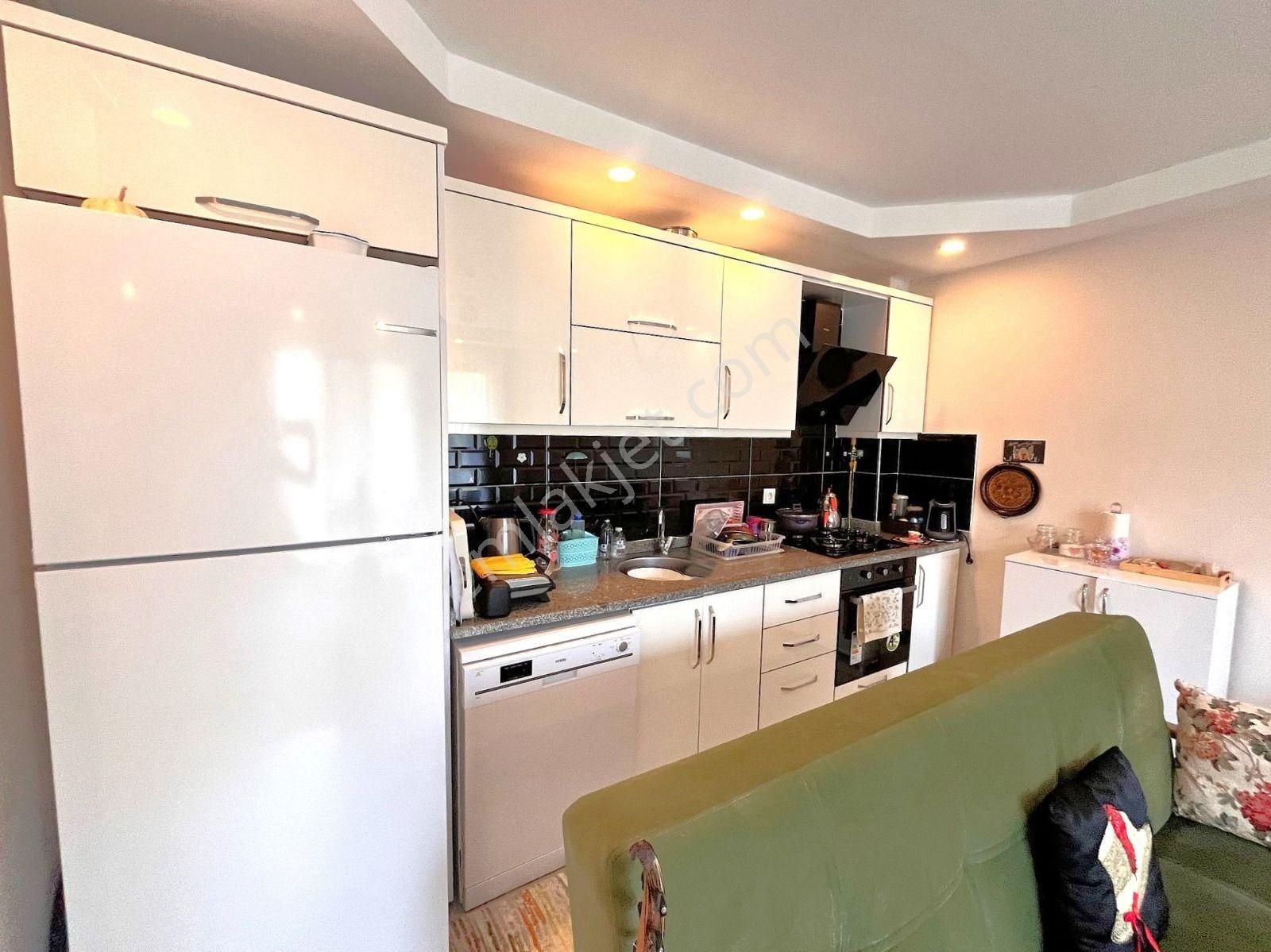 ꧁ay Emlaktan꧂akçay'da Müstakil Tadında Ön Cephe Denize Yakın Kombili Satılık 1+1 Geniş Daire - Görsel 3