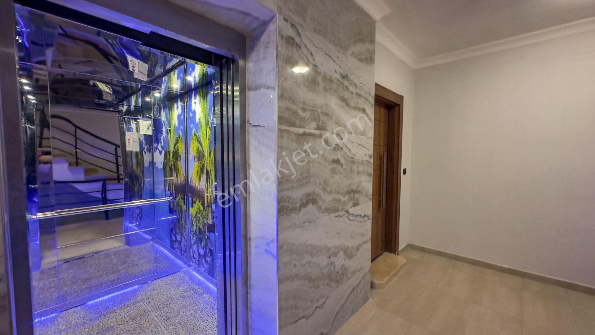 No:10 Gayrimenkul’den | Merkezi Konumda, Cadde Üstü, Oturmuş Site İçerisinde 3+1 (130 M²) Daire! - Görsel 4