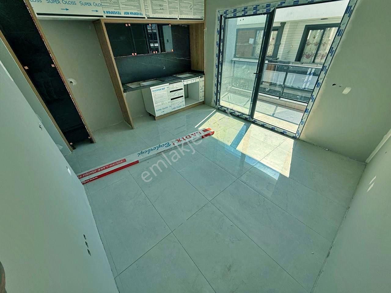 Uytundan Akçayda Ülkü Yoluna Yakın Satılık Lüks 1+1 Daire - Görsel 2
