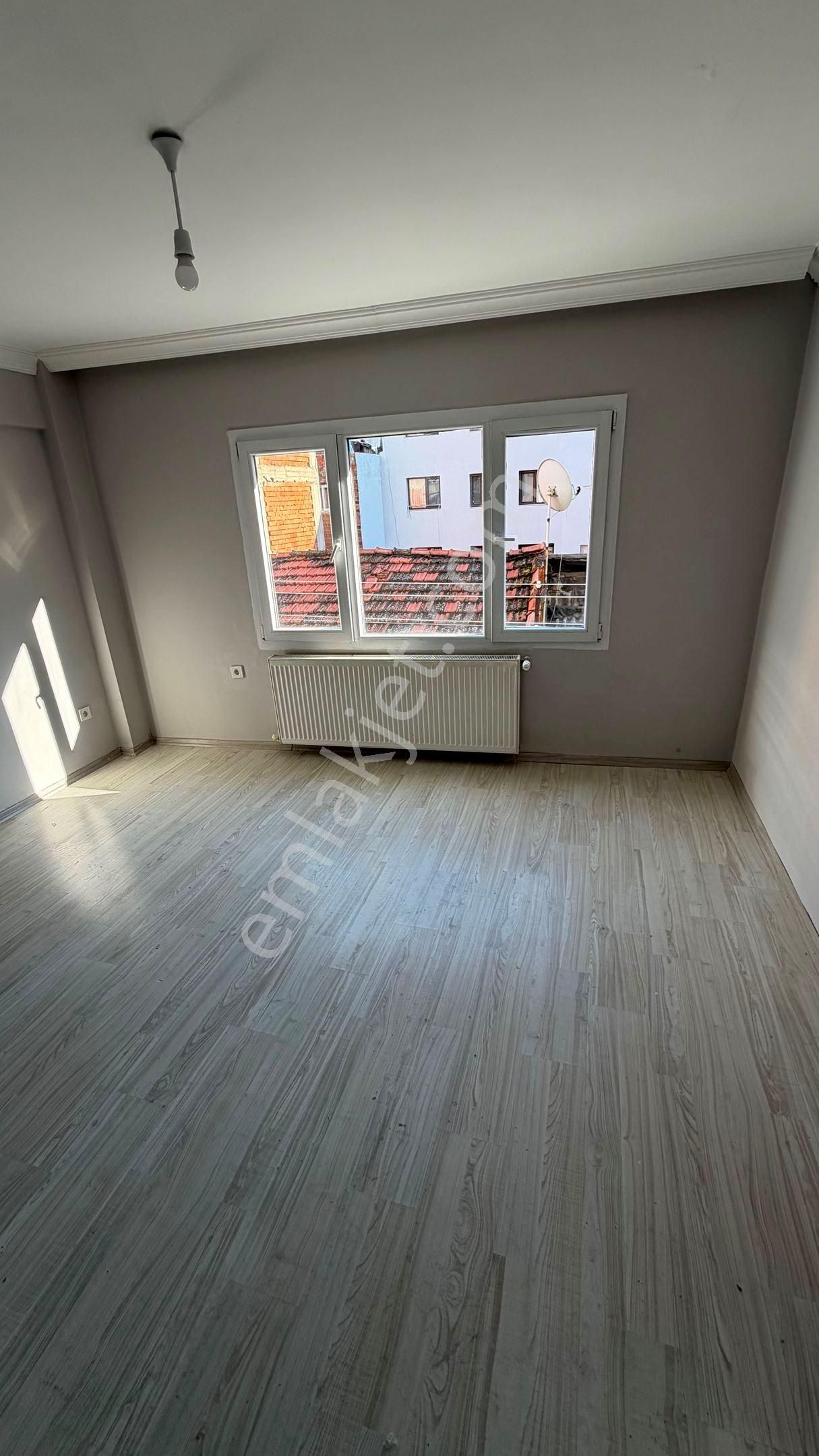 Eşrefpaşa İzmir Park Dibinde | 3+1 Çift Balkonlu | Sıfır Yapılı Ara Kat!