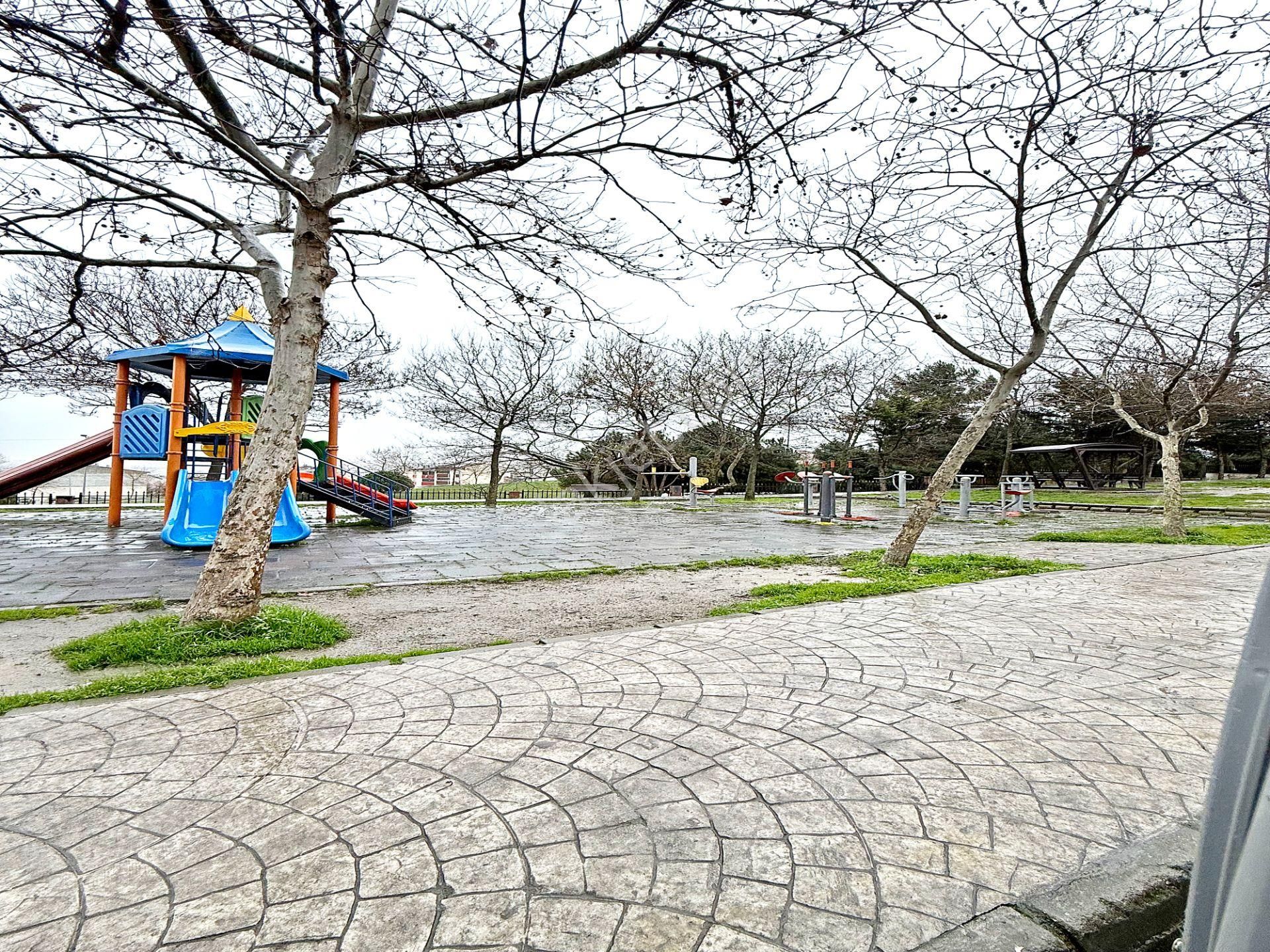 Tem Otoyoluna Cephe Park Manzaralı 1.kalite İşcilk Asansörlü 2+1