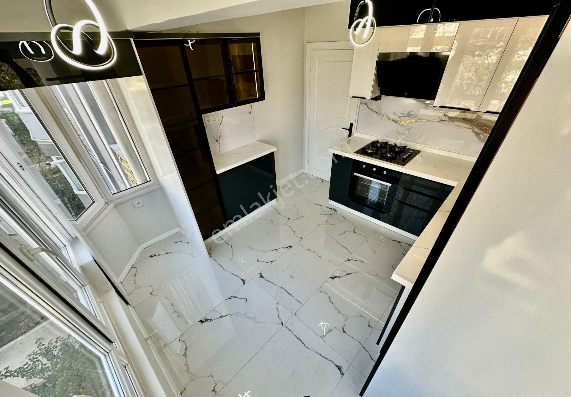 ꧁ay Emlaktan꧂akçay'da Denize 300 Mt Mesafede Arakat Ön Cephe Şık Tasarım Satılık 2+1 Lüks Daire - Görsel 2