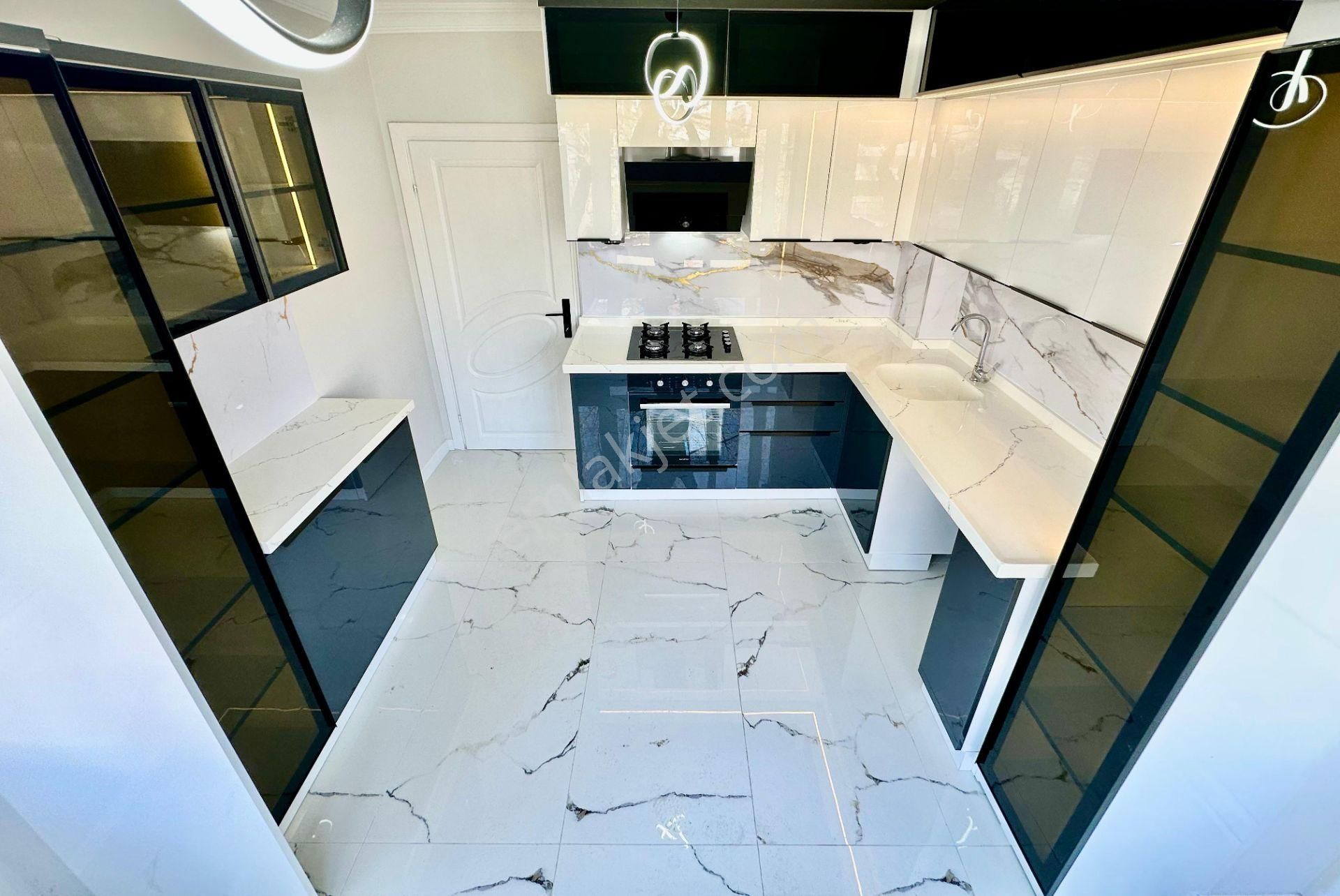 ꧁ay Emlaktan꧂akçay'da Denize 300 Mt Mesafede Arakat Ön Cephe Şık Tasarım Satılık 2+1 Lüks Daire