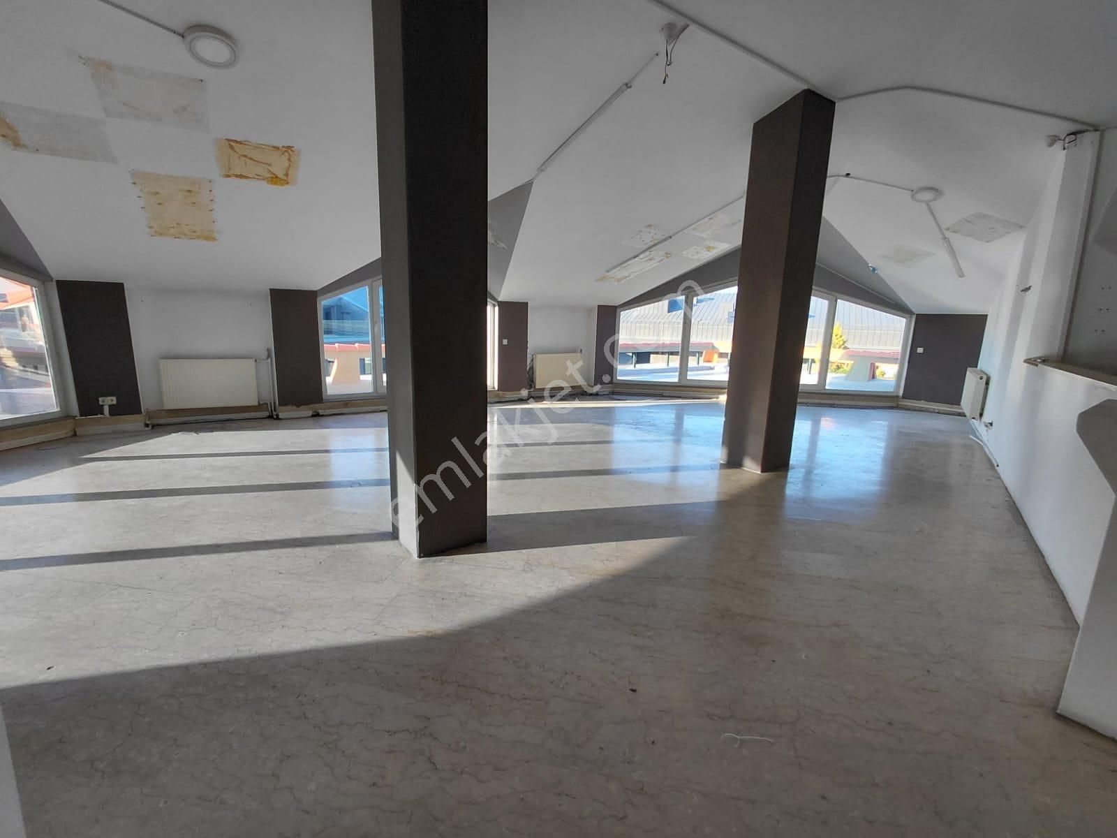 Mecidiyeköy Merkezde Kiralık Ofis 350 M2 Teraslı Çatı Katı Şehir Manzaralı - Görsel 11