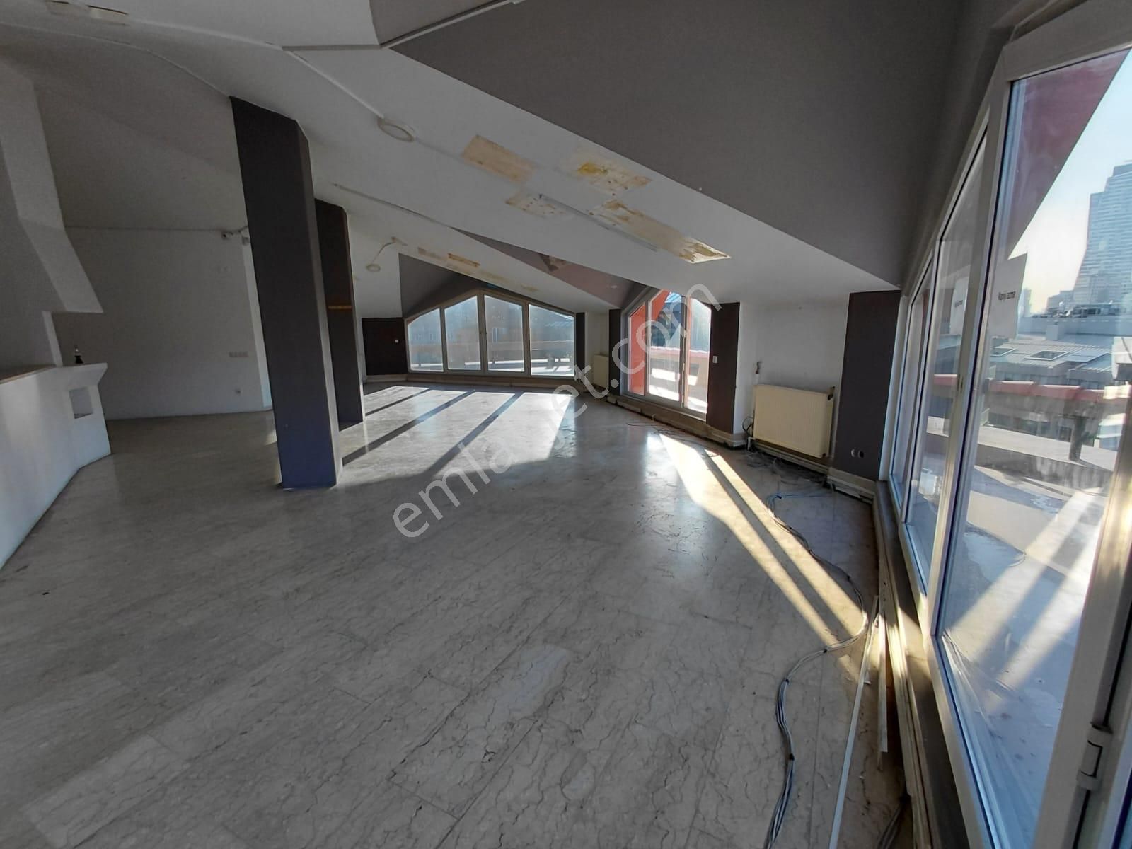 Mecidiyeköy Merkezde Kiralık Ofis 350 M2 Teraslı Çatı Katı Şehir Manzaralı - Görsel 9