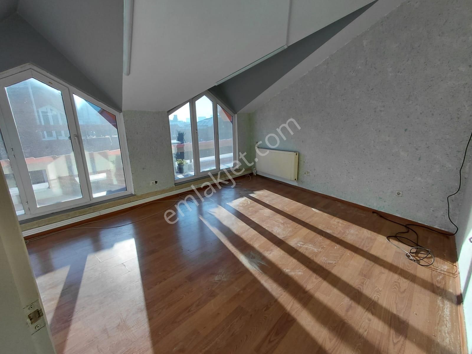 Mecidiyeköy Merkezde Kiralık Ofis 350 M2 Teraslı Çatı Katı Şehir Manzaralı - Görsel 26