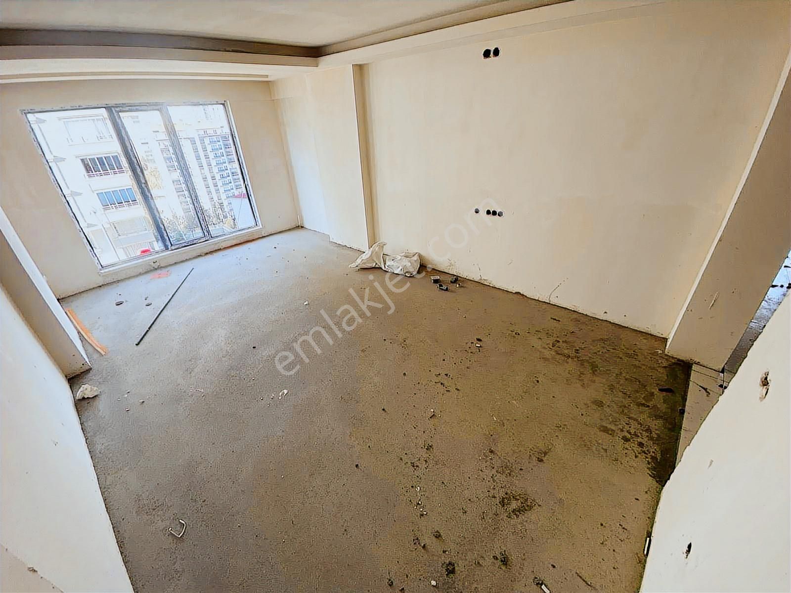 Valentia'dan Şehitler Cadde Üzeri Sıfır 3+1 Satılık Daire !!!