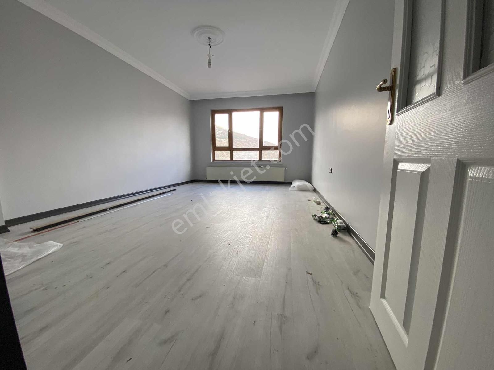 2+1 80 M2 1.katta Ful Yapılı Komple Etrafı Açık Fırsat Daire !! - Görsel 3