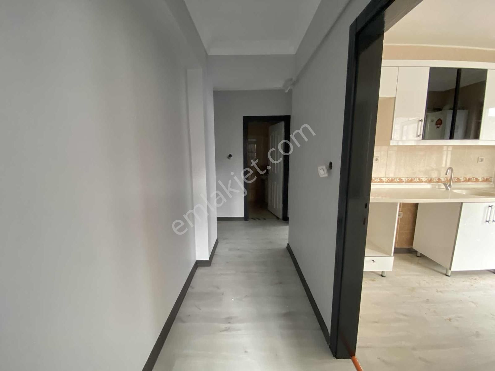 2+1 80 M2 1.katta Ful Yapılı Komple Etrafı Açık Fırsat Daire !! - Görsel 11