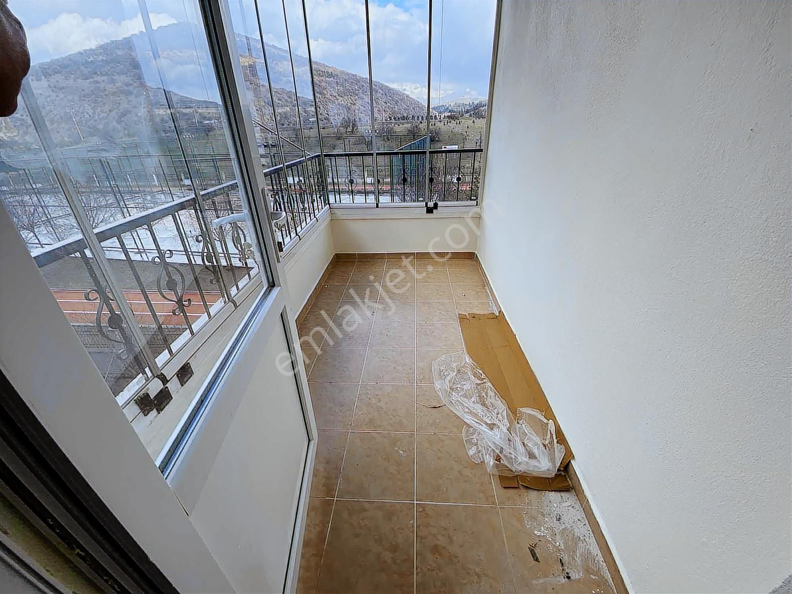 2+1 80 M2 1.katta Ful Yapılı Komple Etrafı Açık Fırsat Daire !! - Görsel 17