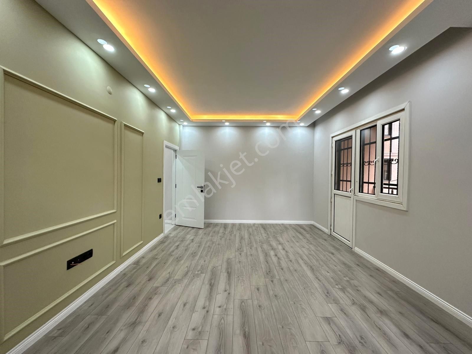 ▃yatırım▃süreyya Plajında İçi Yenilenmiş Ön Cephe Lüks 3+1 - Görsel 4