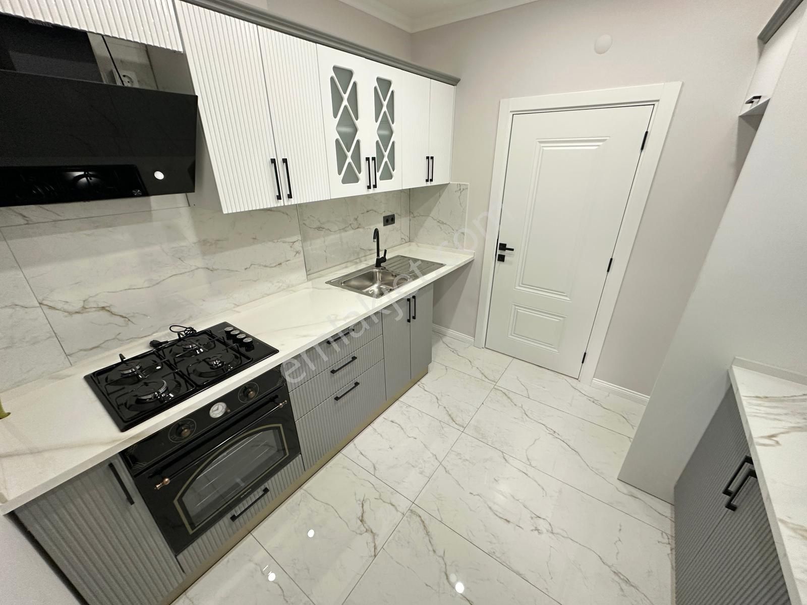 ▃yatırım▃süreyya Plajında İçi Yenilenmiş Ön Cephe Lüks 3+1 - Görsel 21