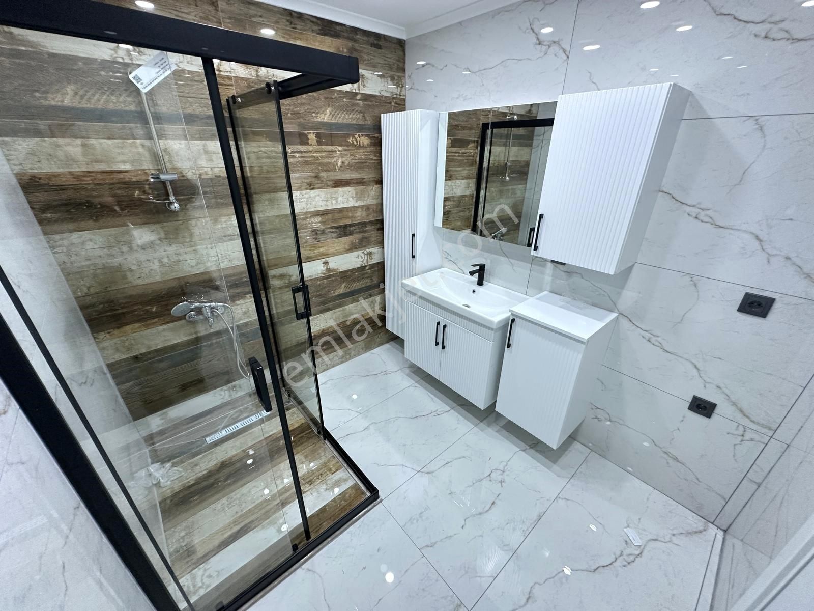 ▃yatırım▃süreyya Plajında İçi Yenilenmiş Ön Cephe Lüks 3+1 - Görsel 8