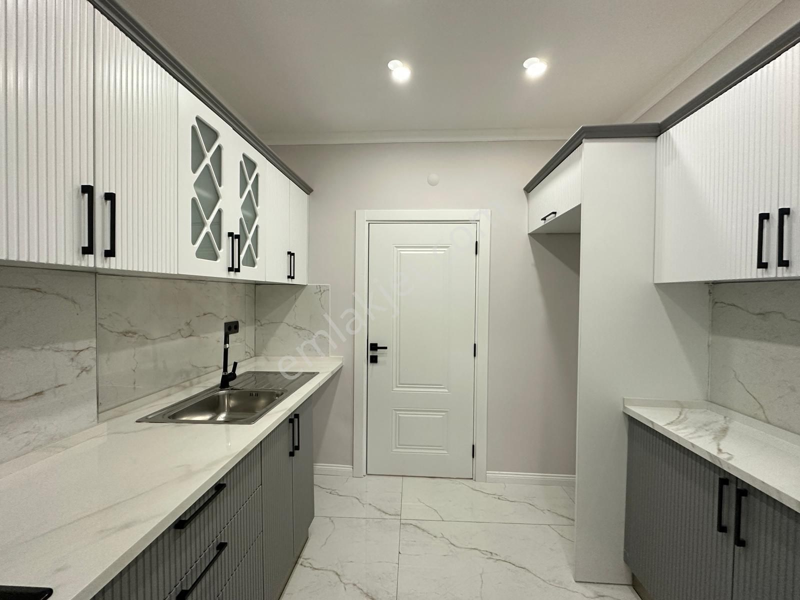 ▃yatırım▃süreyya Plajında İçi Yenilenmiş Ön Cephe Lüks 3+1 - Görsel 15