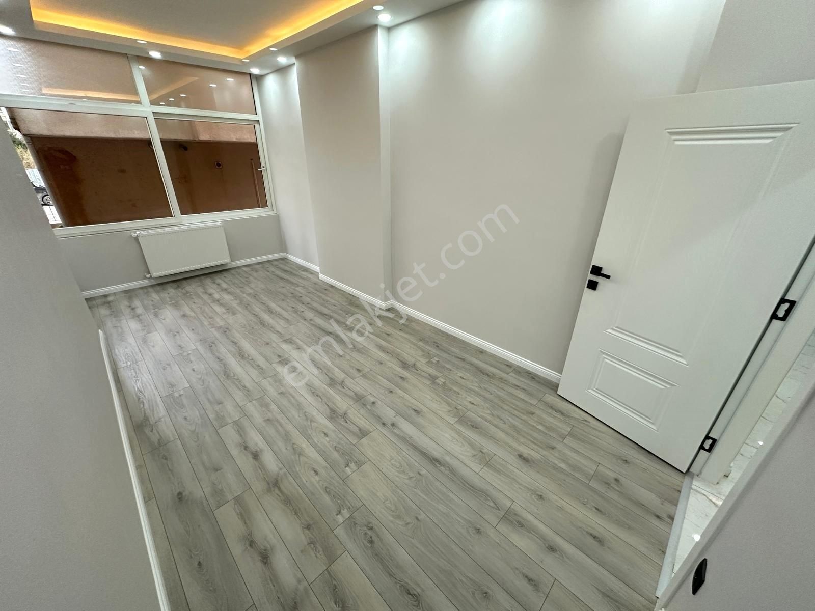 ▃yatırım▃süreyya Plajında İçi Yenilenmiş Ön Cephe Lüks 3+1 - Görsel 19