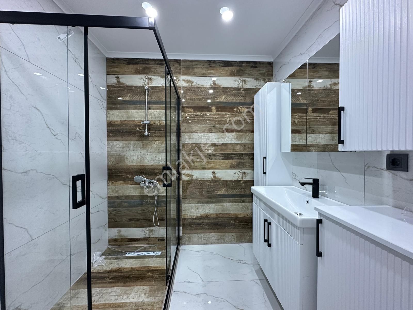 ▃yatırım▃süreyya Plajında İçi Yenilenmiş Ön Cephe Lüks 3+1 - Görsel 26