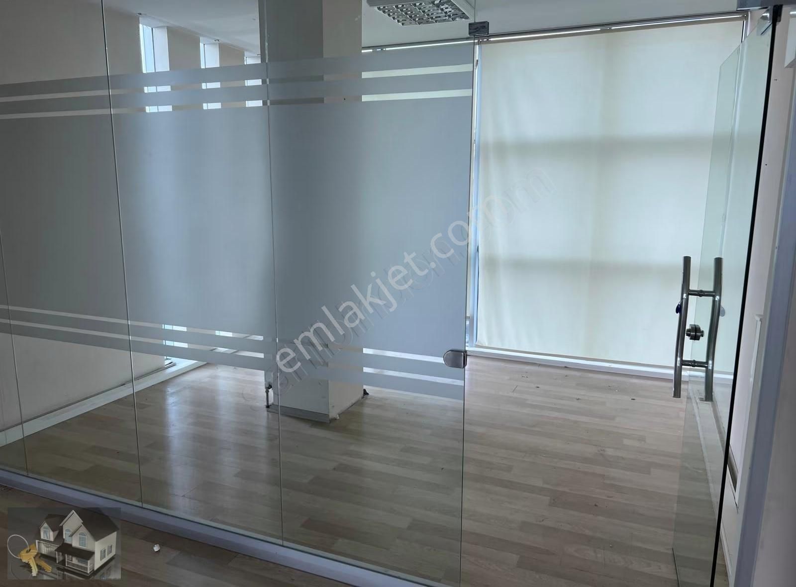 Taşdelen Çekmeköy Otoban Cepheli Kiralık 1500 M2 Bakımlı Plaza - Görsel 25