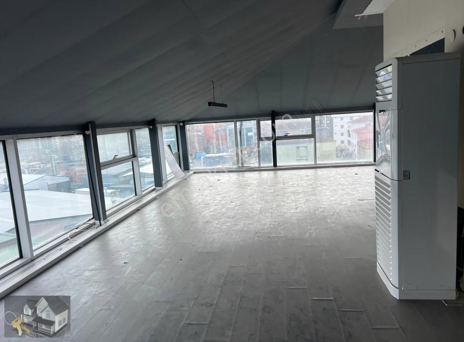 Taşdelen Çekmeköy Otoban Cepheli Kiralık 1500 M2 Bakımlı Plaza - Görsel 20