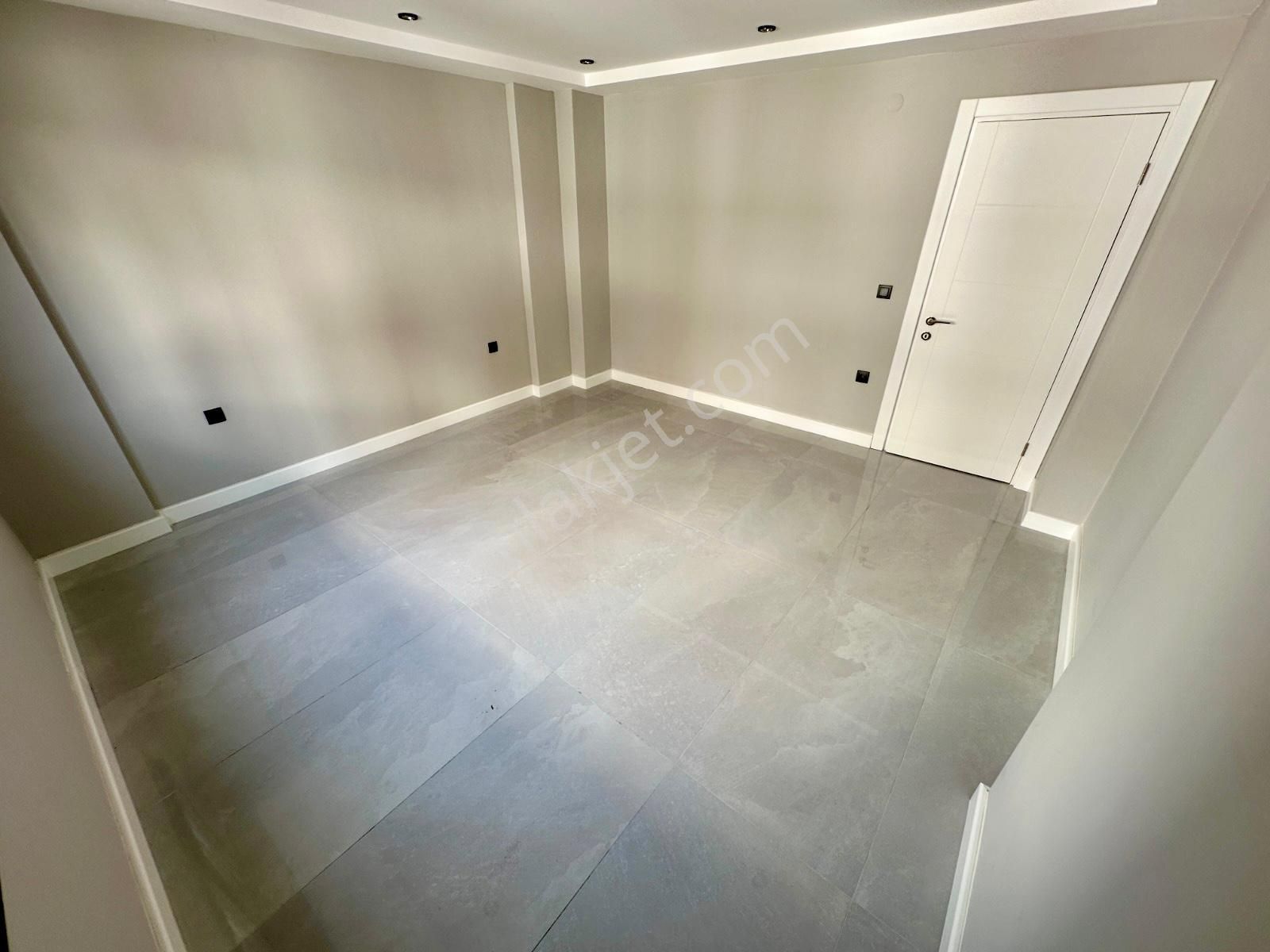 🏡 Referans'tan Akçay'da Lüks Ve Ferah Şık Tasarımlı 1+1 Daire - Görsel 24