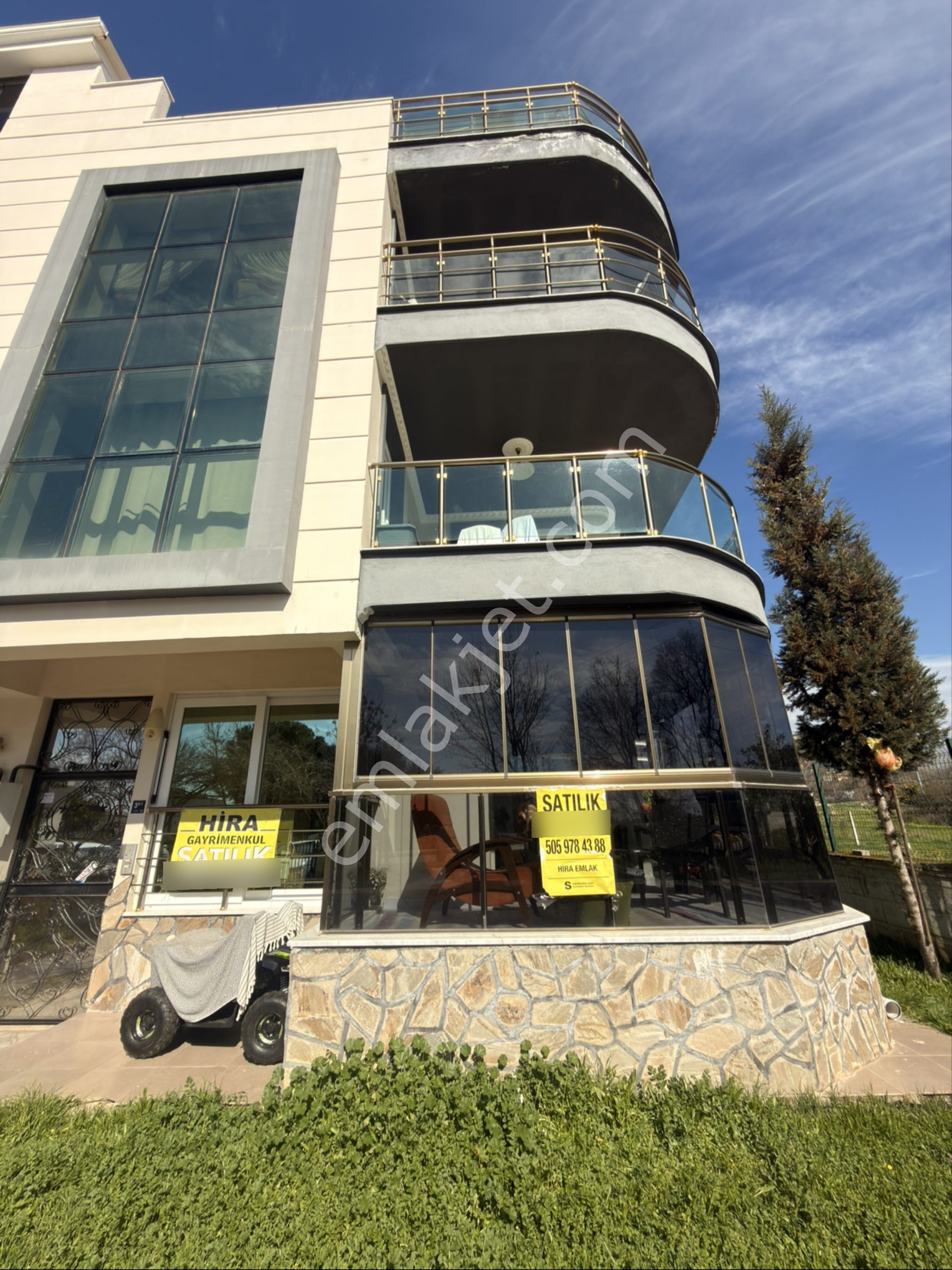 Nazilli / Zafer Mahallesi’nde Kaçırılmayacak Fırsat! Önü Açık Park Manzaralı – Geniş, Ferah