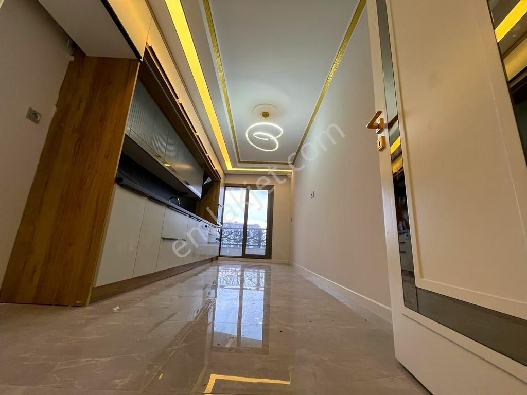 ꧁ Ay Emlak'tan꧂akçay Merkez'de Ultra Lüks Tasarımlı Ara Kat Ayrı Mutfak Satılık 2+1 Lüx Daire - Görsel 3