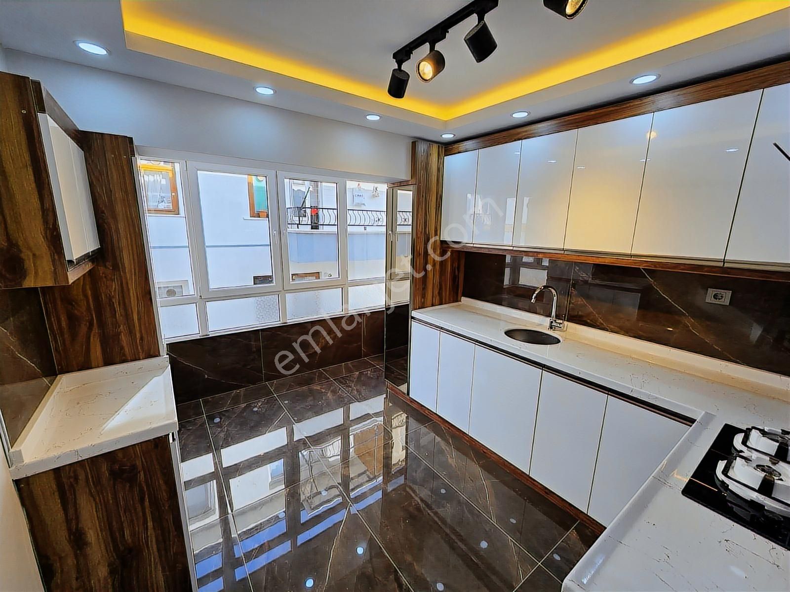 Süvari Mah Satılık 3+1 Full Yapılı Arakat Ön Cephe Daire - Görsel 2