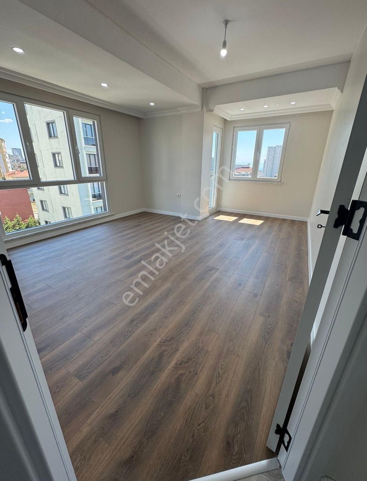 Adnan Kahveci Metroya Yürüme 2 Ayrı Girişli İskanlı 4+2 Dubleks