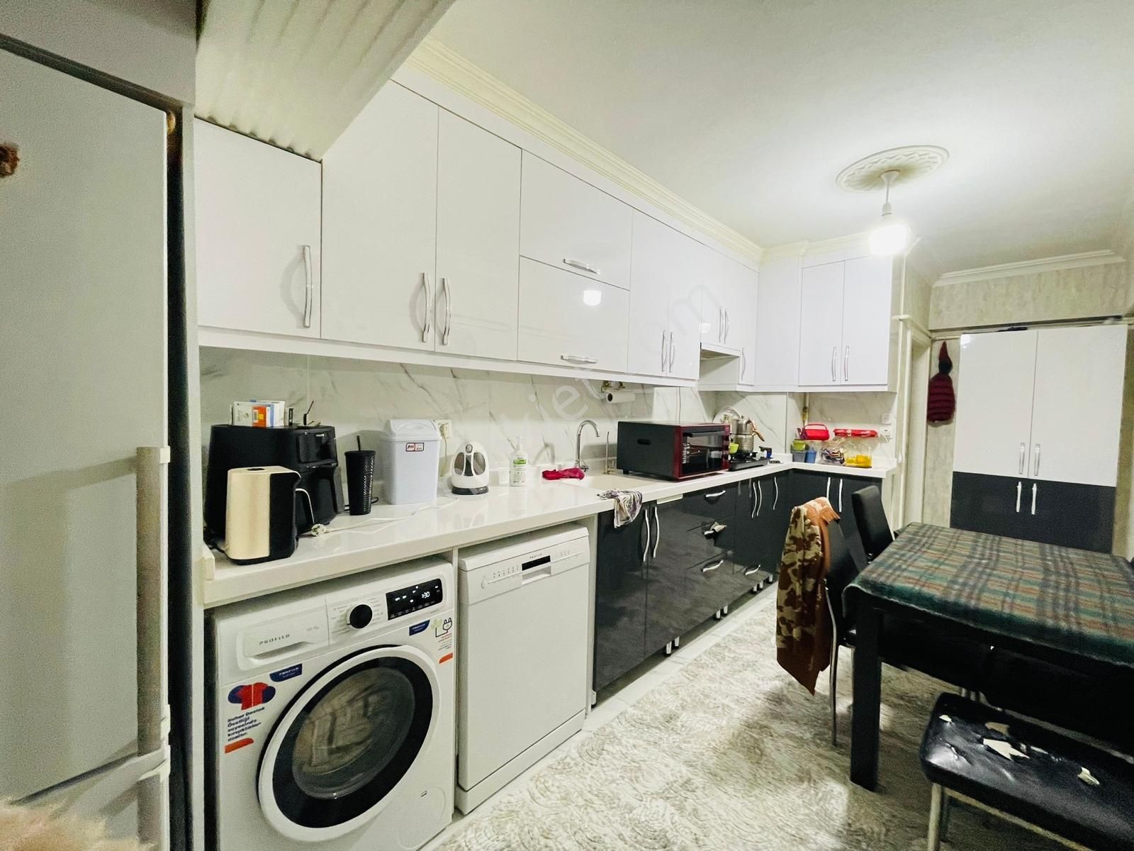 Ty Emlak'dan Malazgirt'te Cadde Cephe Full+full Yapılı Geniş M² - Görsel 2