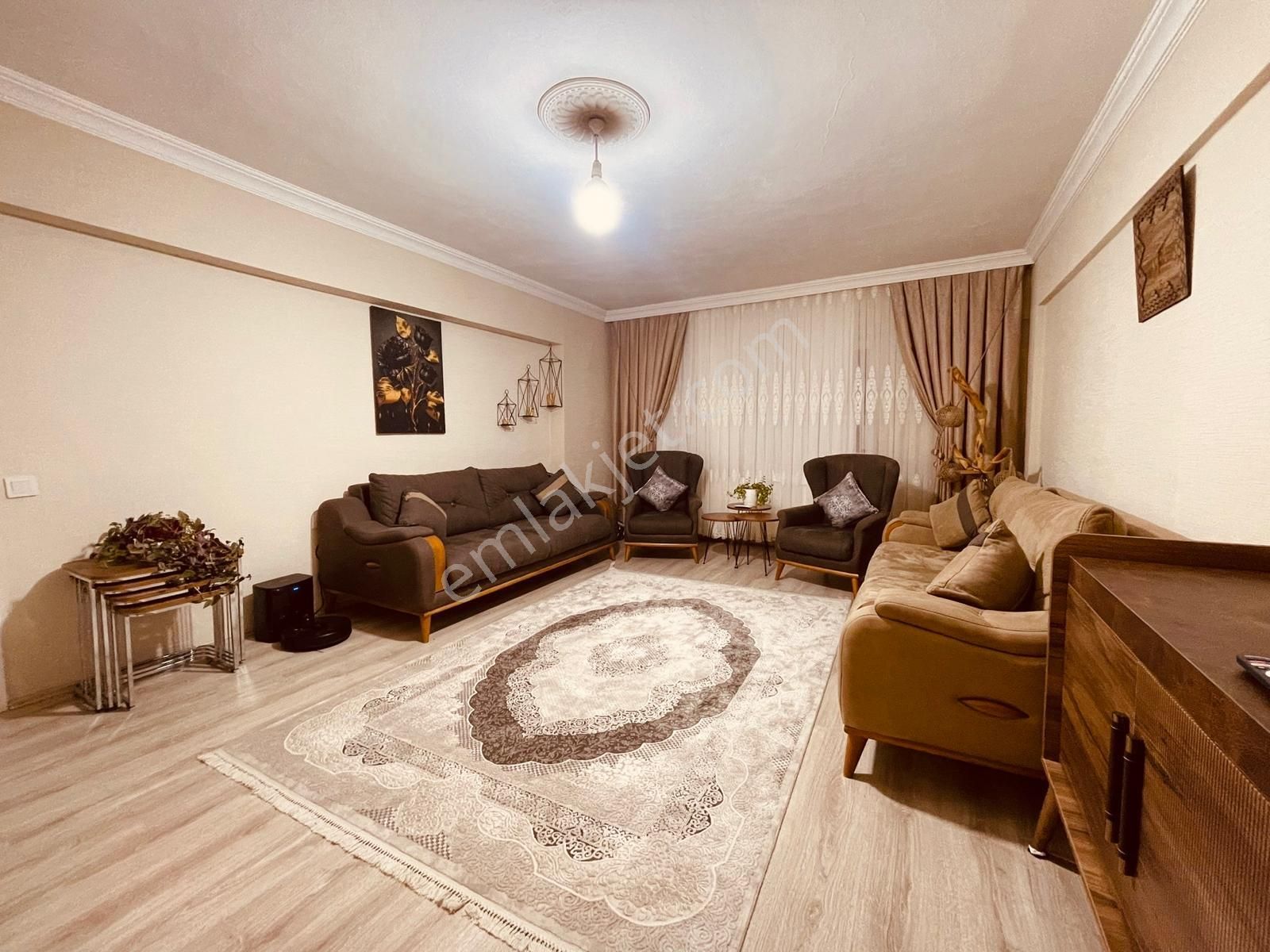 Ty Emlak'dan Malazgirt'te Cadde Cephe Full+full Yapılı Geniş M² - Görsel 11