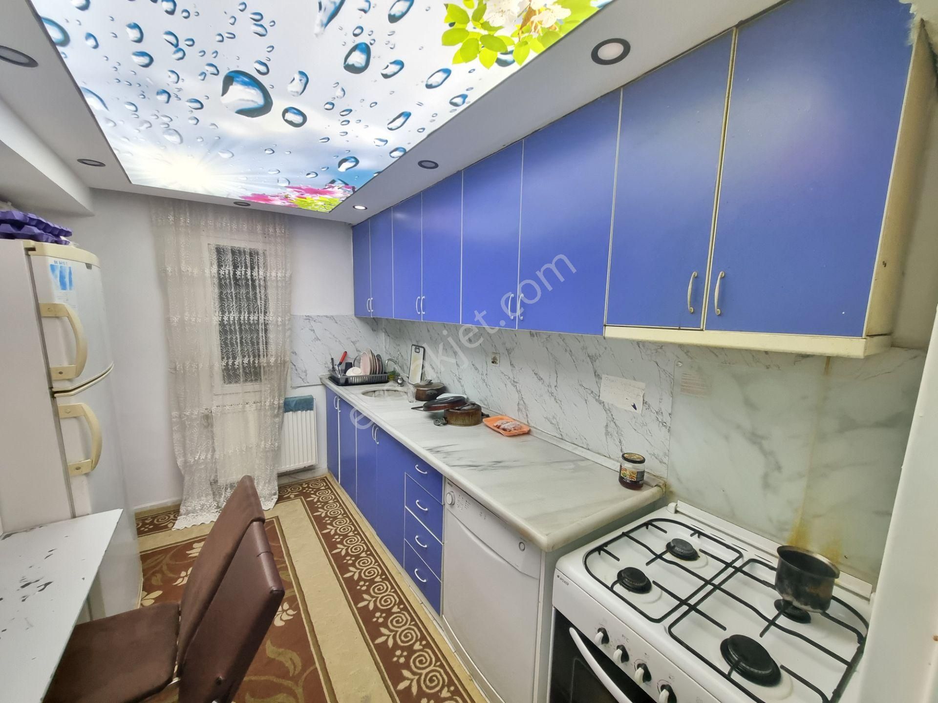 Cadde Üzeri - Eşyalarıyla Birlikte Satılık 3+1 Daire... - Görsel 13
