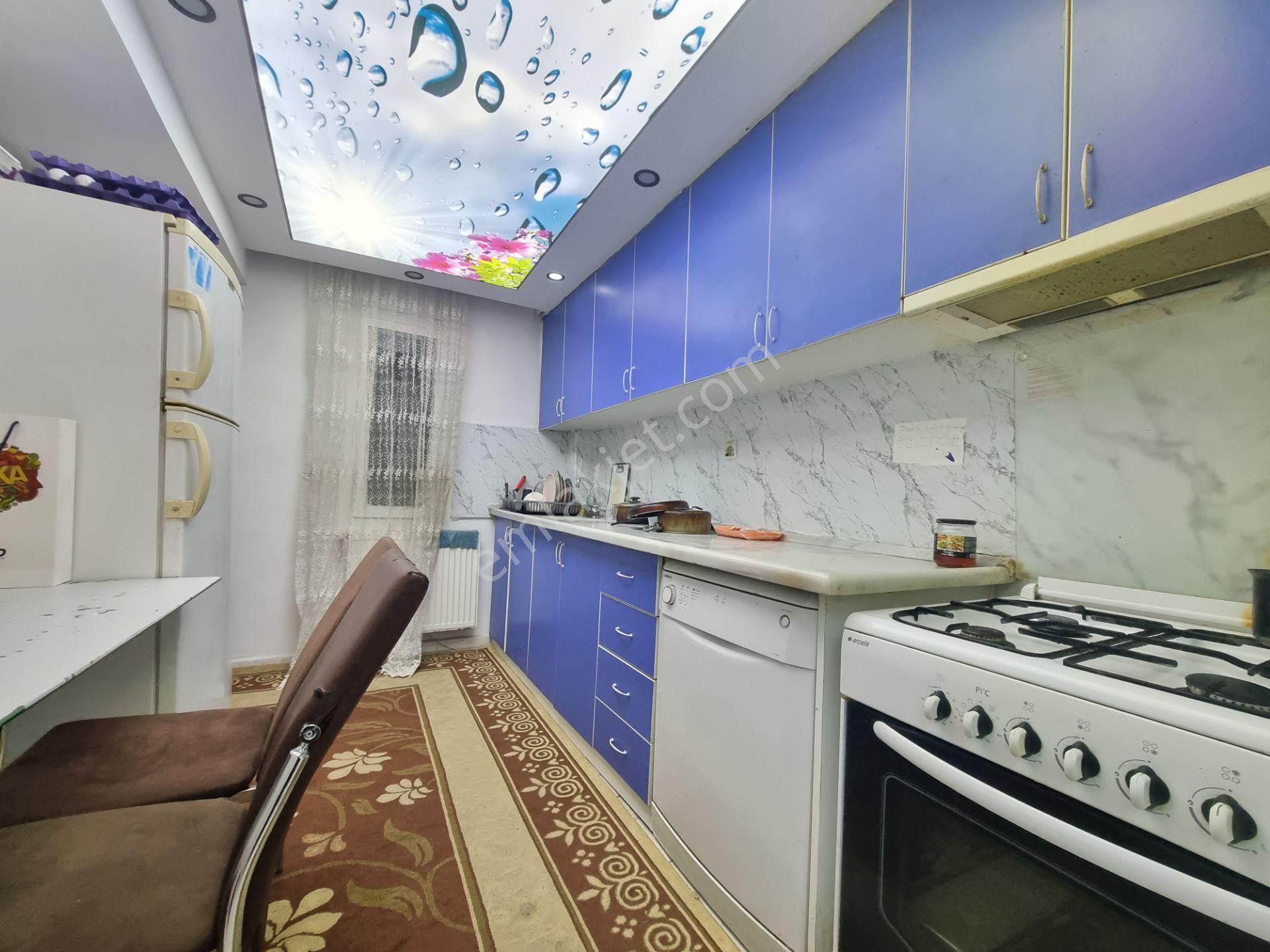 Cadde Üzeri - Eşyalarıyla Birlikte Satılık 3+1 Daire... - Görsel 12
