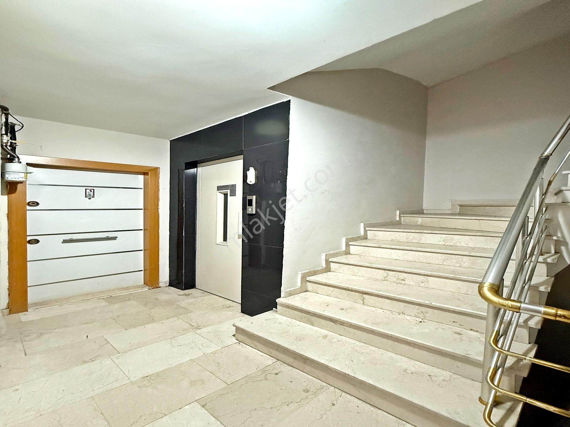 Metrobüse Yürüme Mesafesinde 2+1 Emsalinde Yatırımlk Yüksek Girş - Görsel 9