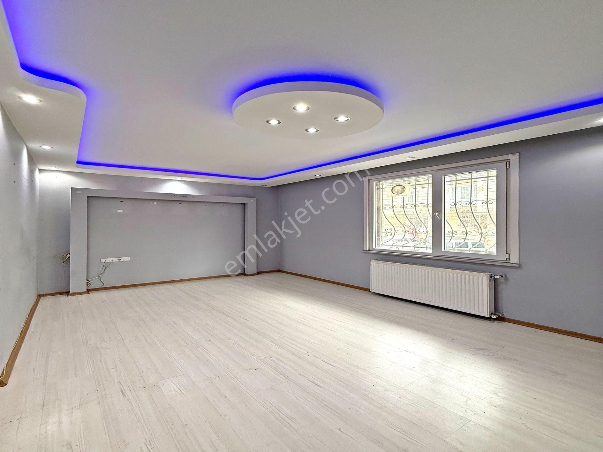 Metrobüse Yürüme Mesafesinde 2+1 Emsalinde Yatırımlk Yüksek Girş