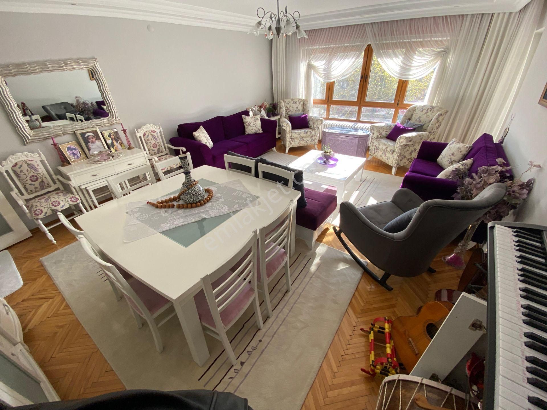 Yakacık Mah Fatih Cadde Üstü Bağımsız Geniş Full Ön Güney Satılık