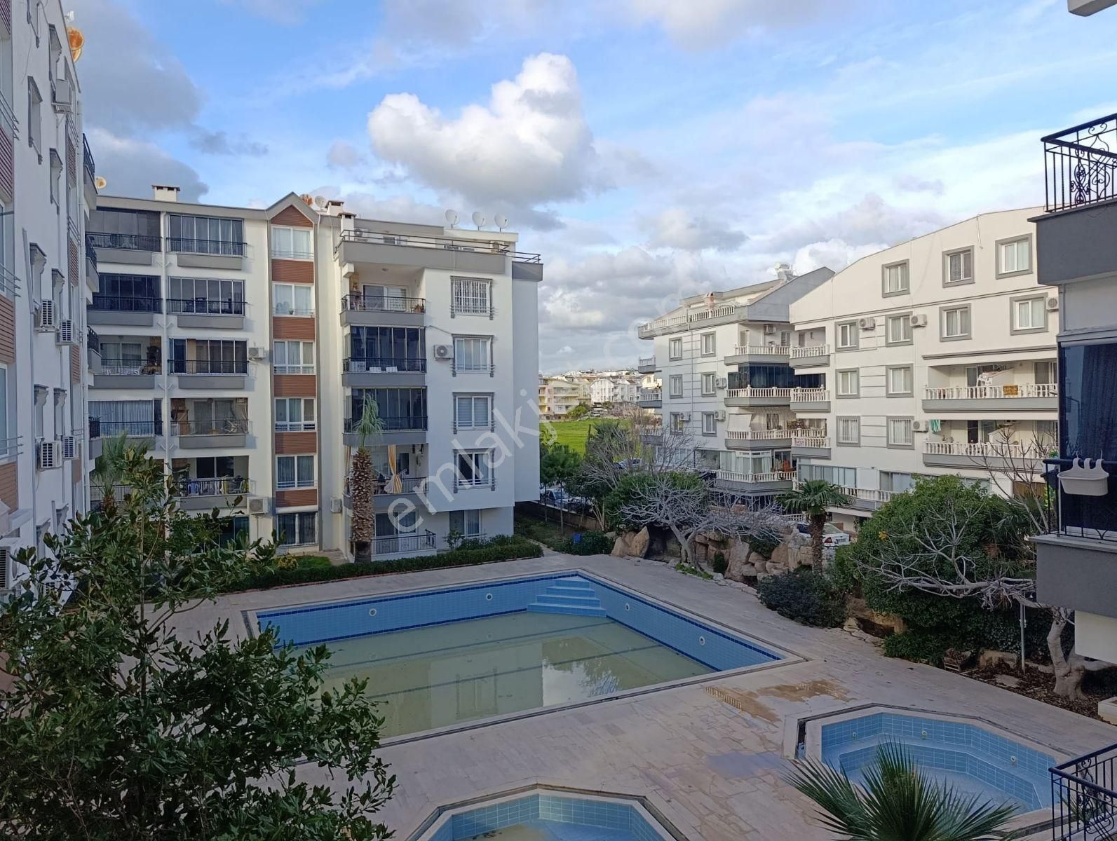 Didim Retürk Gayrimenkul'den Satılık Havuzlu Sitede 2+1 Daire