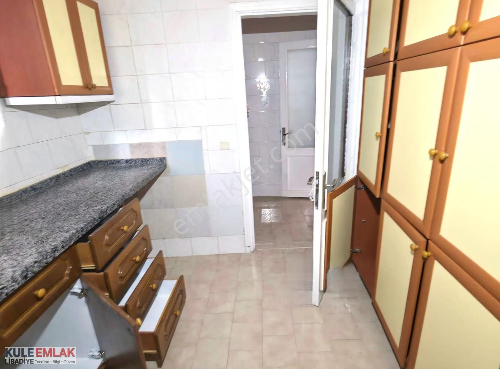 Ünalan Merkezde Metroya Yakın Geniş Ve Ferah Balkonlu 3+1 - Görsel 17